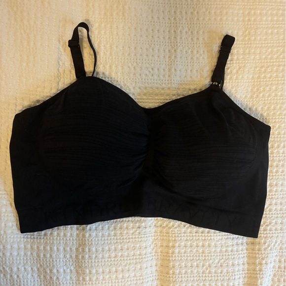 Kindred Bravely Sublime® Hands-Free Pumping &
Nursing Bra Regular 1X NEW - Picture 8 of 12